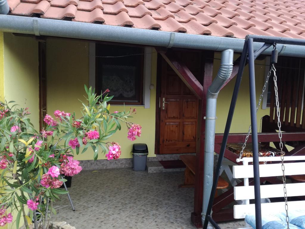 Tahiti Apartman Apartment Hajdúszoboszló Екстериор снимка